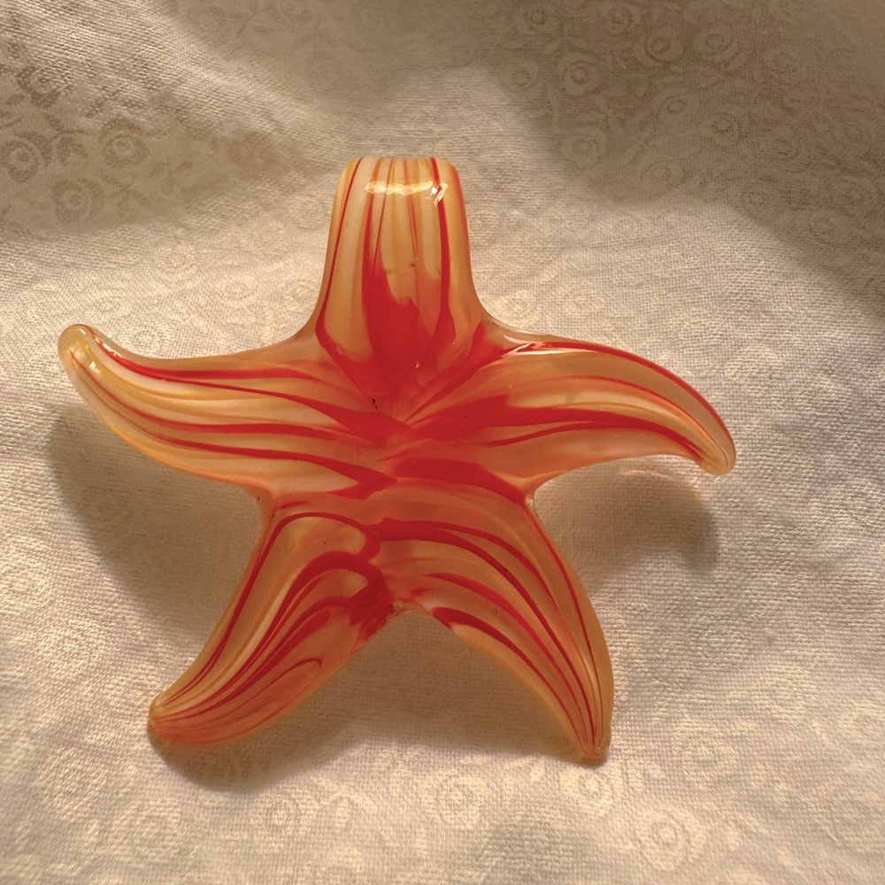Pendant star starfish glass yellow & dark orange stripes large chain hoop 2.25”
